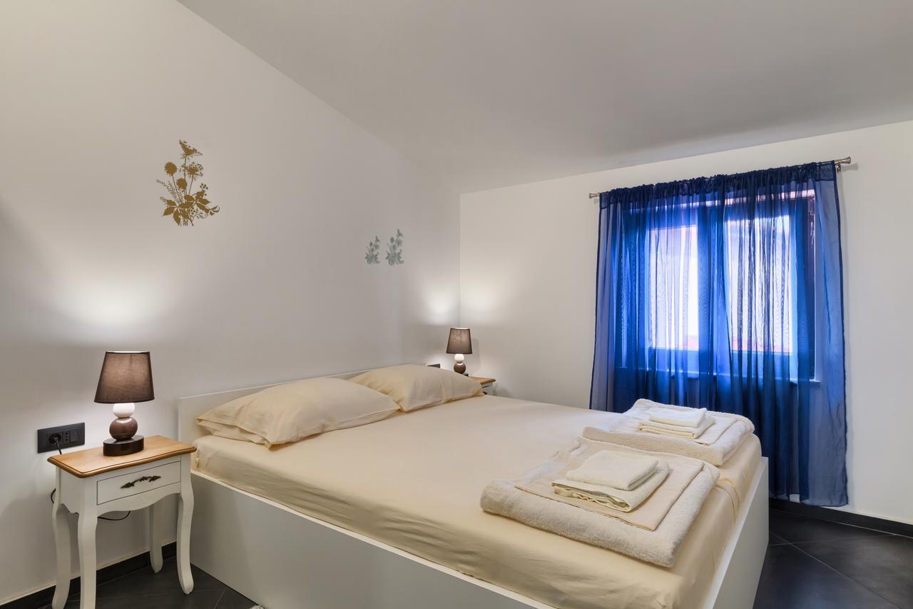 Apartments Ines Пула Екстер'єр фото