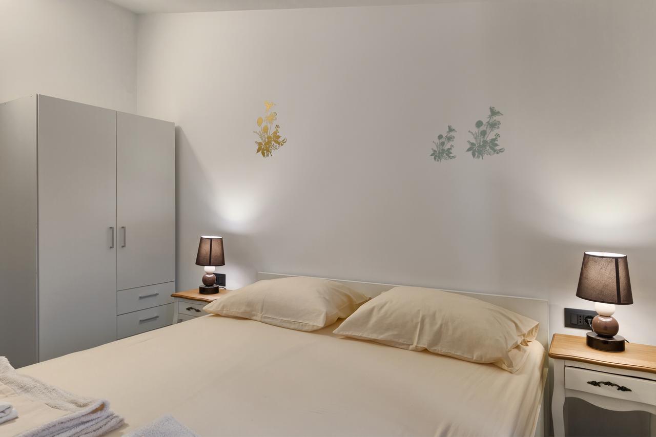 Apartments Ines Пула Екстер'єр фото