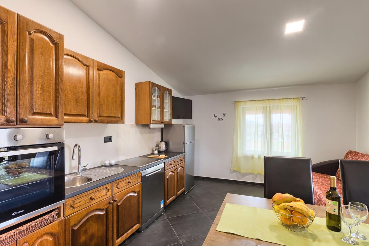 Apartments Ines Пула Екстер'єр фото