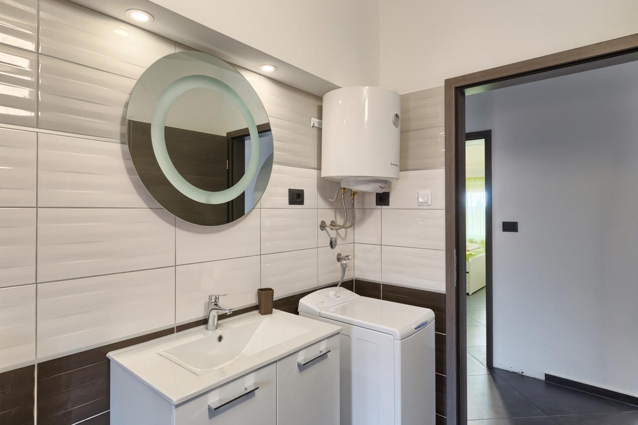 Apartments Ines Пула Екстер'єр фото