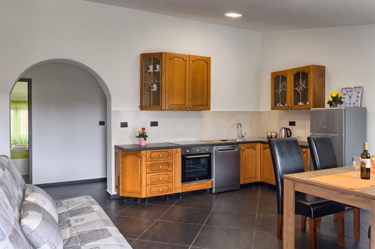 Apartments Ines Пула Екстер'єр фото