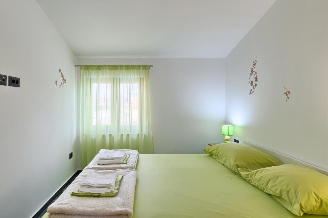 Apartments Ines Пула Екстер'єр фото