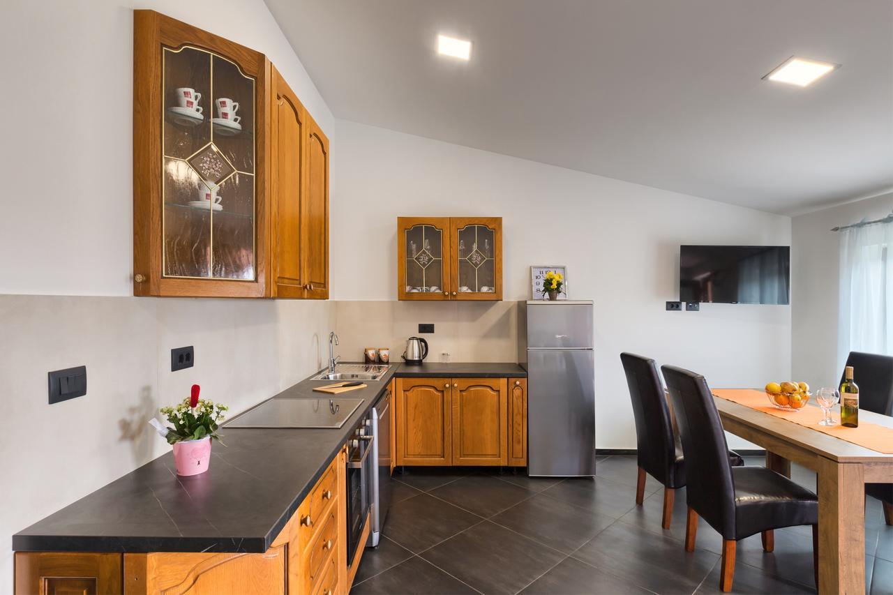 Apartments Ines Пула Екстер'єр фото